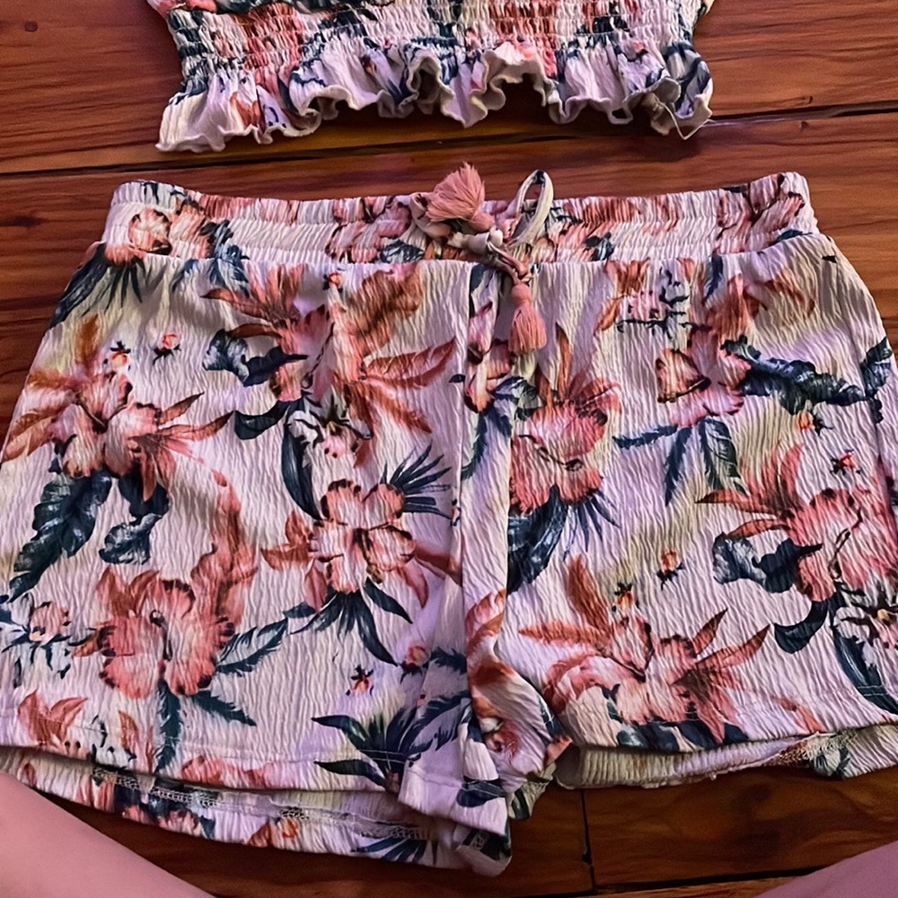 white and pink flower print 2 piece outfit size 14/18